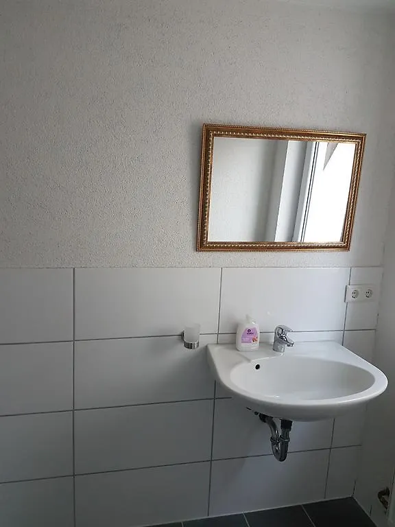 Mietzimmer In Stuttgart 0*,